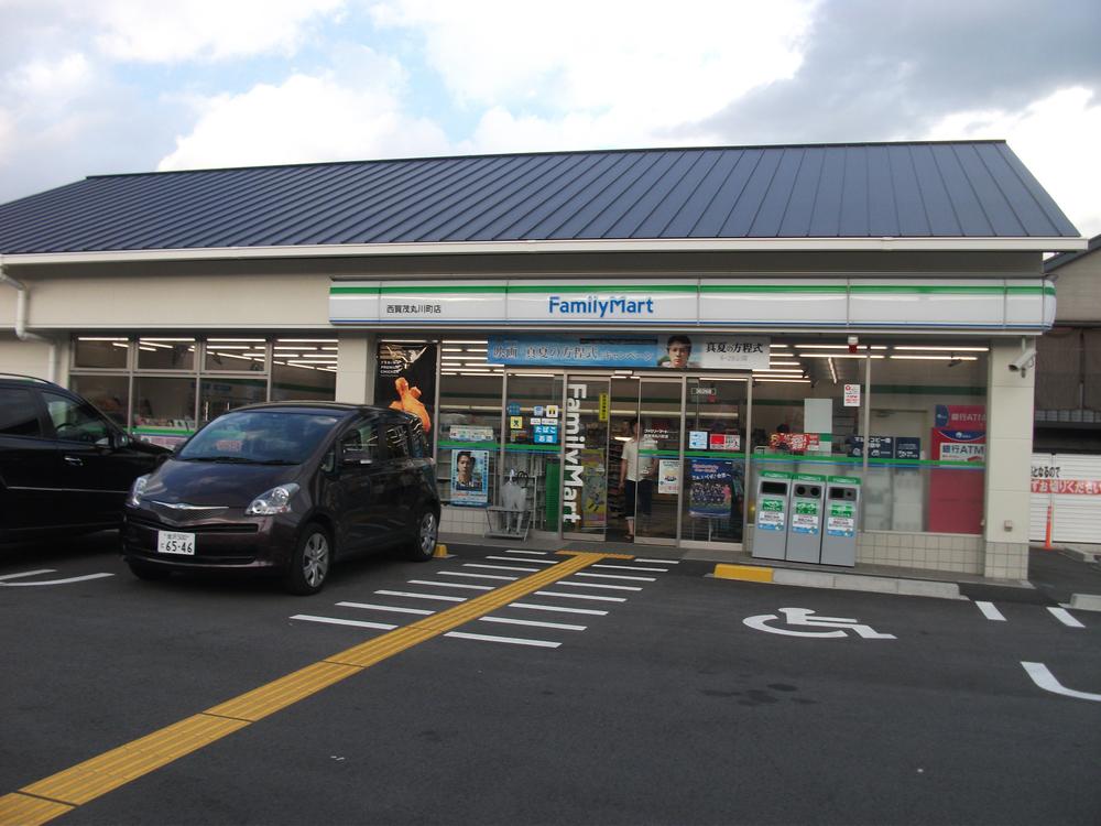 Convenience store. There is a convenience store on the proximity of the Tachiyoreru immediately when the 123m Kobara has decreased to FamillyMart Marukawa Machiten.