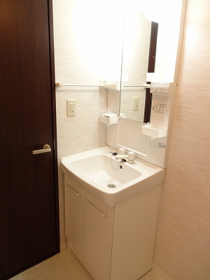 Washroom. Independence is a wash basin ☆