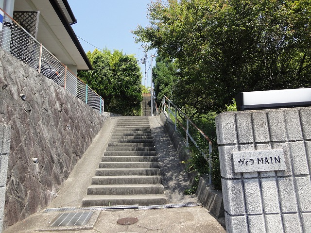 Other common areas. There is a property in the place where climbed the stairs.