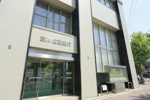 Surrounding environment. Sumitomo Mitsui Banking Corporation Enmachi branch (a 10-minute walk ・ About 740m)