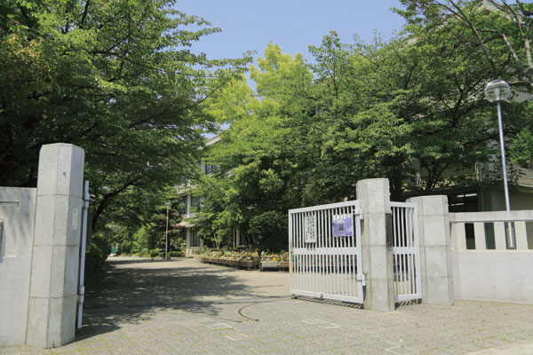 Surrounding environment. Municipal Kitano Junior High School (6-minute walk ・ About 460m)