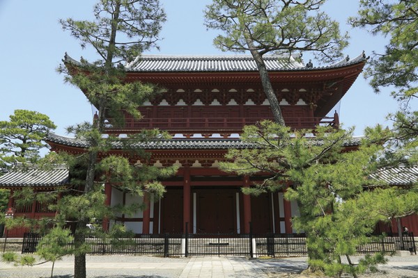  [Myoshinji] Open to the north and south morning era of the 14th century, Head temple of the Rinzai sect Myoshinji. Religion Zen ・ It is doctrine (a 12-minute walk ・ About 920m)