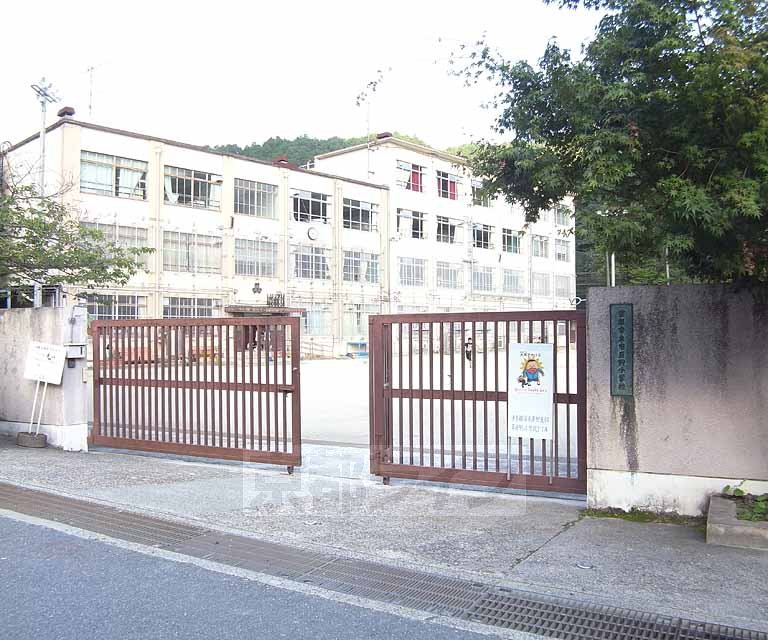 Primary school. Ichiharano up to elementary school (elementary school) 785m