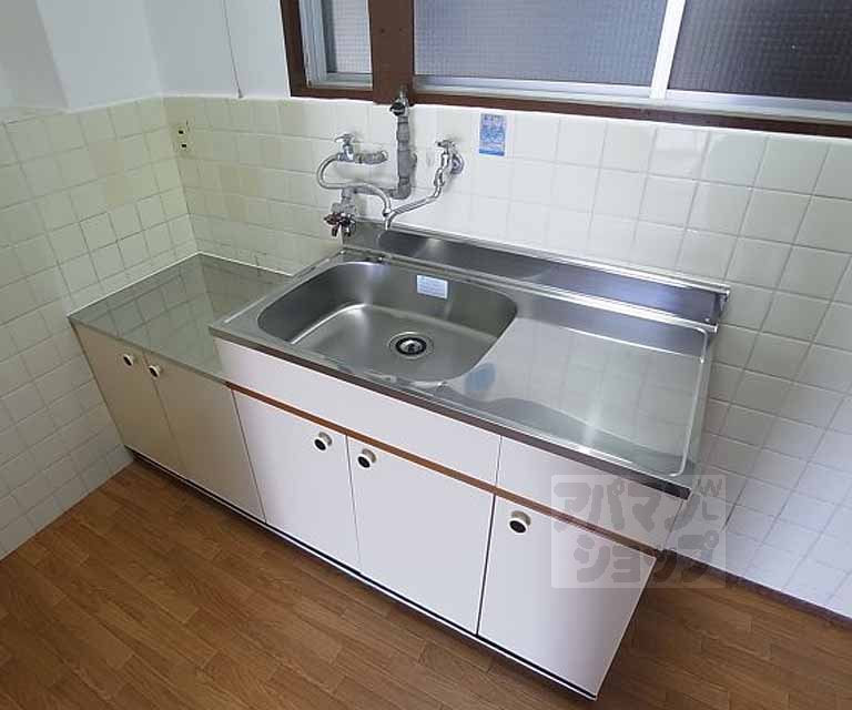 Kitchen. sink ・ Two-burner stove installation location