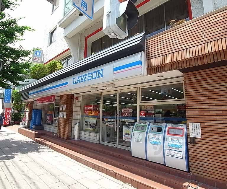 Convenience store. 392m until Lawson Kamigamosakurai Machiten (convenience store)