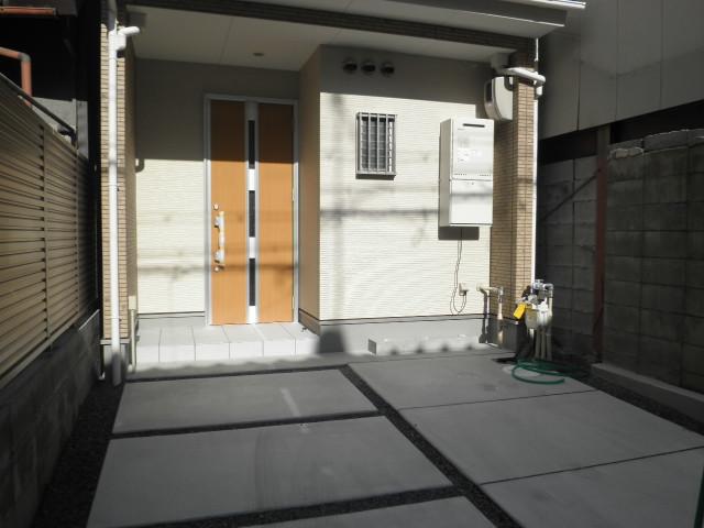 Local appearance photo. Local (12 May 2013) Shooting