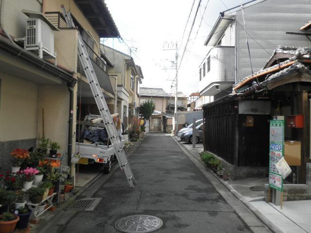 Local photos, including front road. Local (12 May 2013) Shooting