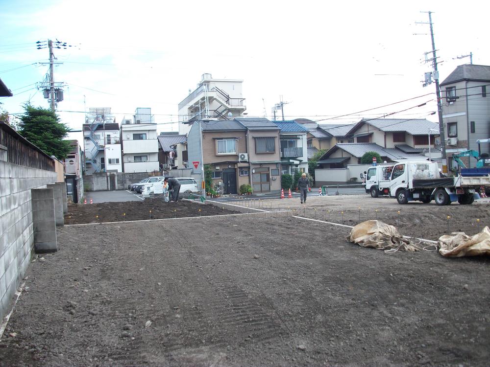 Local photos, including front road. Local (11 May 2013) Shooting