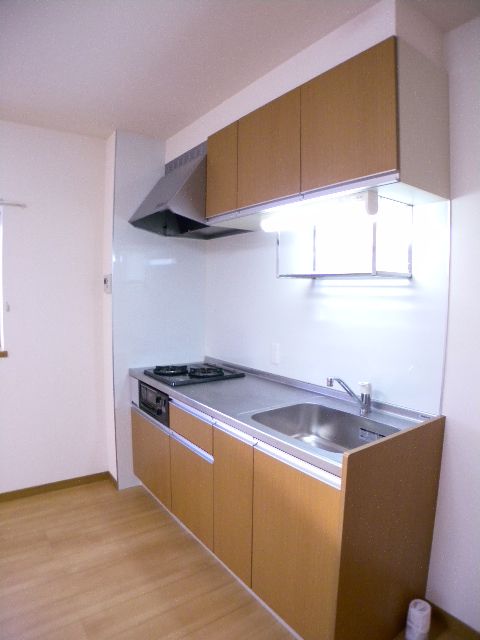 Kitchen. Also published in the website "Kyoto rental House Network"