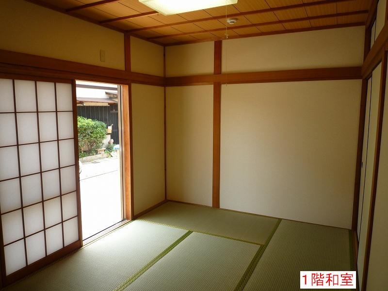 Other. First floor Japanese-style room Facing south in the day good