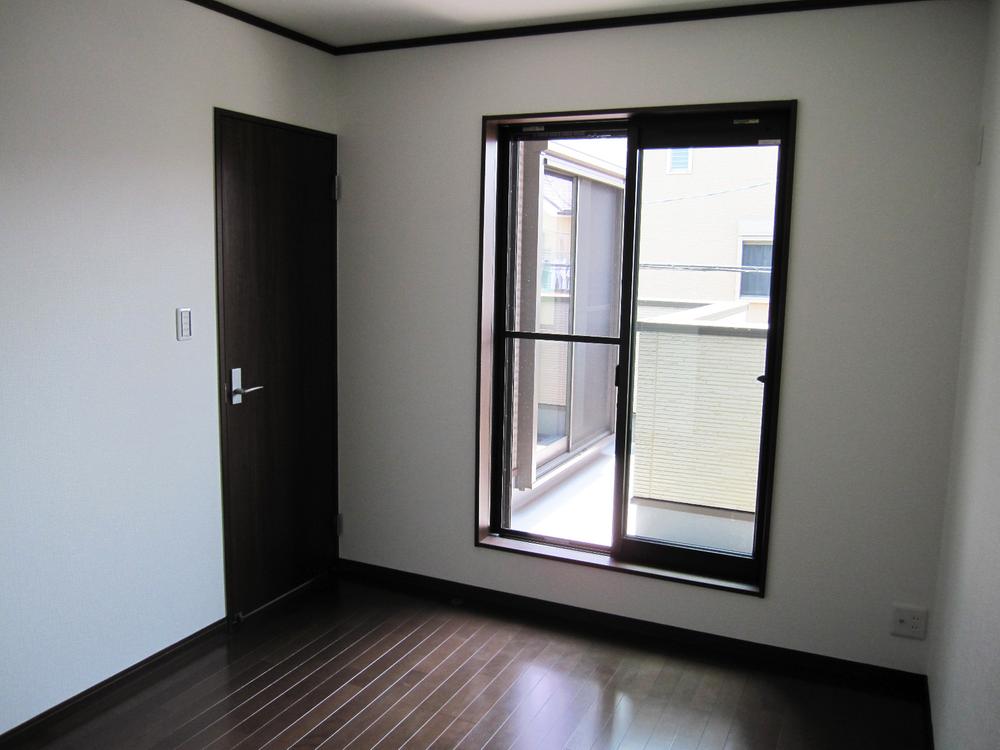 Non-living room. (Example of construction) Also classy chic if you choose a darker floor color! 