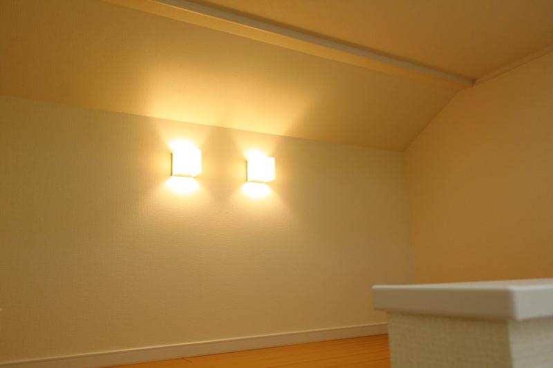 Other introspection. Each room has a lighting equipment is standard equipment (October 1, 2012 shooting)
