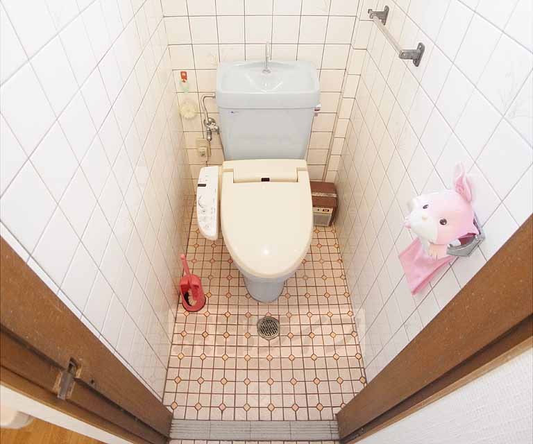 Toilet. Room 201 3LDK photo diversion