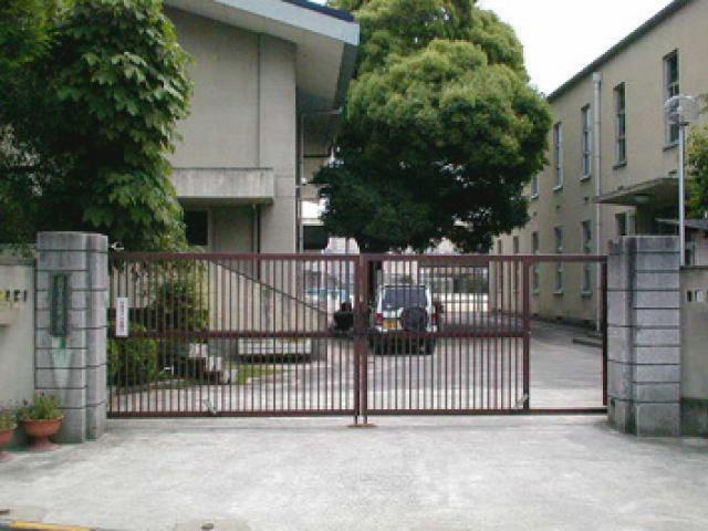 Primary school. 160m to Kyoto Municipal Kisshoin Elementary School