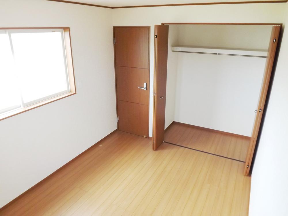 Same specifications photos (Other introspection). Same specifications photos (room)