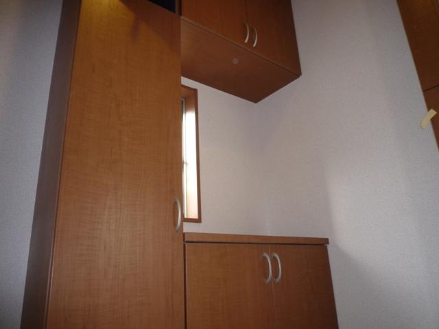 Same specifications photos (Other introspection). Same specifications photos (entrance)