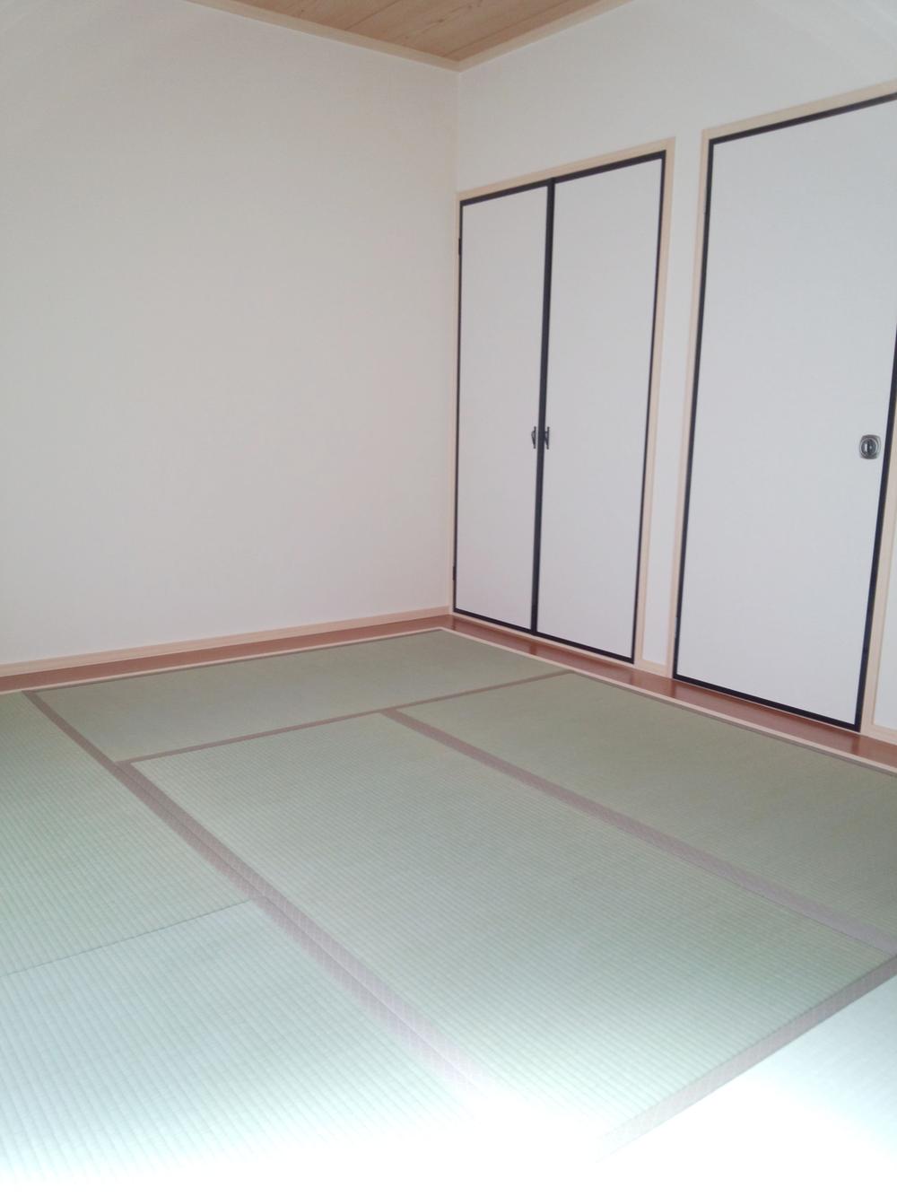 Non-living room. Or lay the child: construction cases, Or to your parents room ・  ・  ・ It spreads use when there is a Japanese-style room! 
