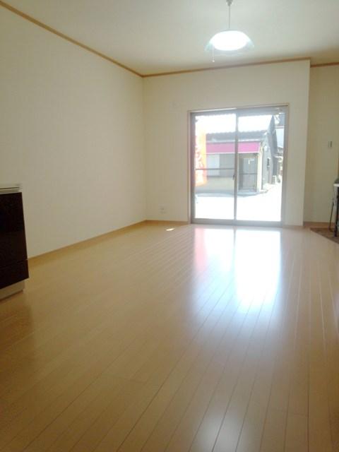 Living. Construction example: Living and atmosphere on the floor color will change To radically. Calm house, Bright house ・  ・  ・ It will be able to coordinate your liking! 