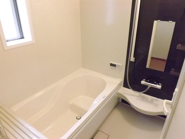 Bathroom. Sitz bath type, Bathroom with heater