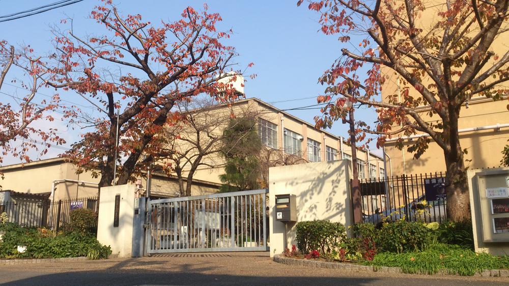 Primary school. 150m to Kyoto Municipal Sachiyutaka Elementary School