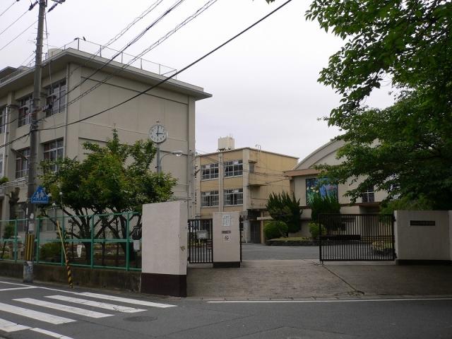 Junior high school. 569m to Kyoto Municipal Kuze Junior High School