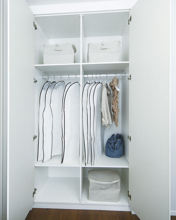 Receipt.  [closet] It can be freely height adjustment of the shelf, Closet, such as clothing and accessories to be able to efficiently storage has been installed in a Western-style room (same specifications)