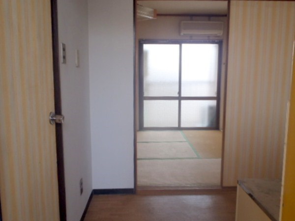 Other room space. Corridor