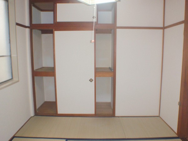 Living and room. 4.5 Pledge of Japanese-style room