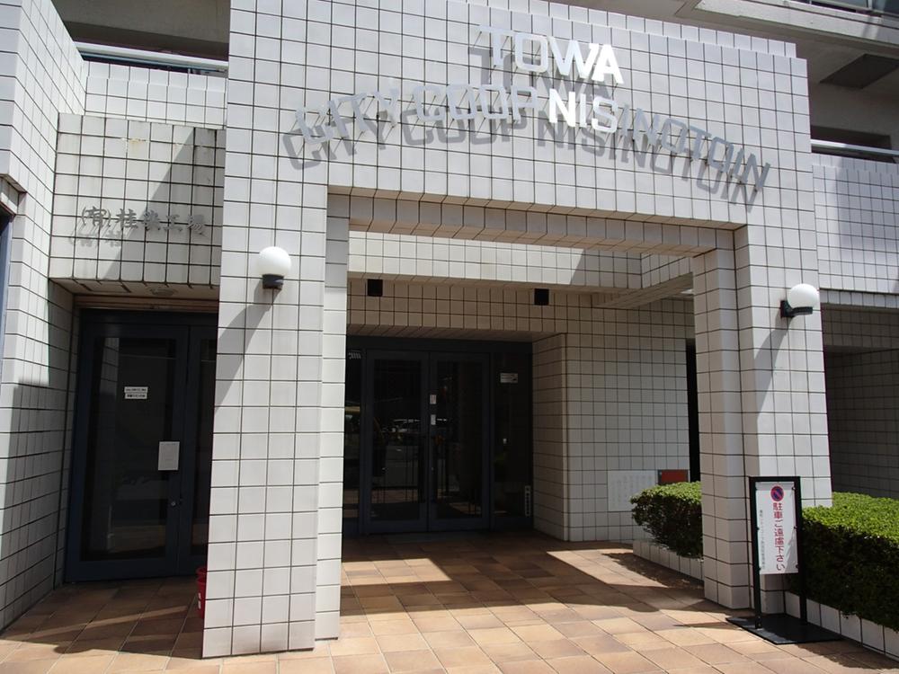 Entrance. Common areas