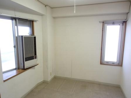 Non-living room. Indoor (12 May 2013) Shooting