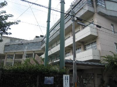 Primary school. Takakura to elementary school (elementary school) 360m