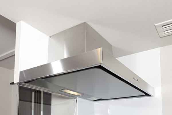Kitchen.  [Mantle type range hood] To produce a kitchen space in stylish, It is mantle type range hood of the (same specifications)