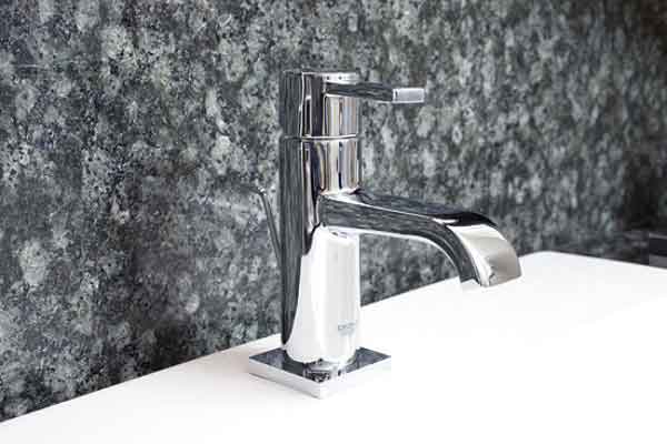 Bathing-wash room.  [Single lever mixing faucet] Excellent design and operability Germany ・ Grohe manufactured by the faucet has been adopted (same specifications)