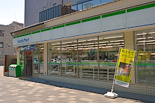 Convenience store. FamilyMart Oike Nishinotoin store up (convenience store) 131m