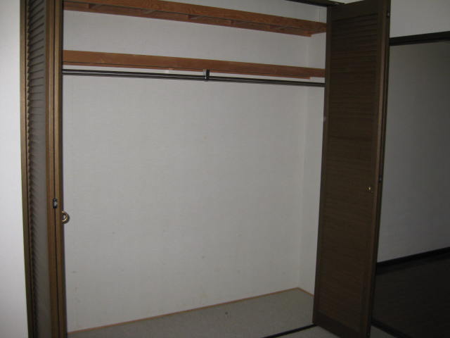 Other common areas. Large closet in the bedroom is a practical!