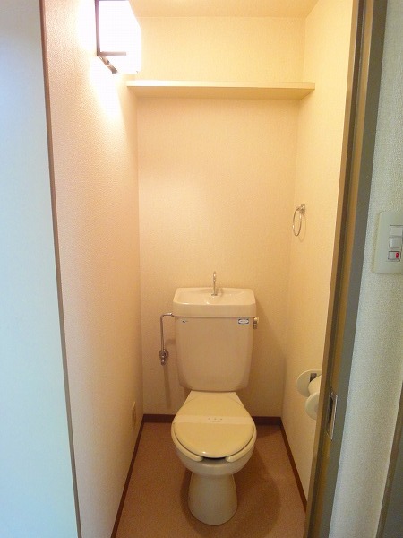 Toilet. Is a photograph of the restroom ( ※ The same type by the room)