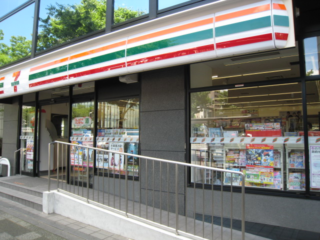 Convenience store. Seven-Eleven Karasuma Oike store up (convenience store) 95m