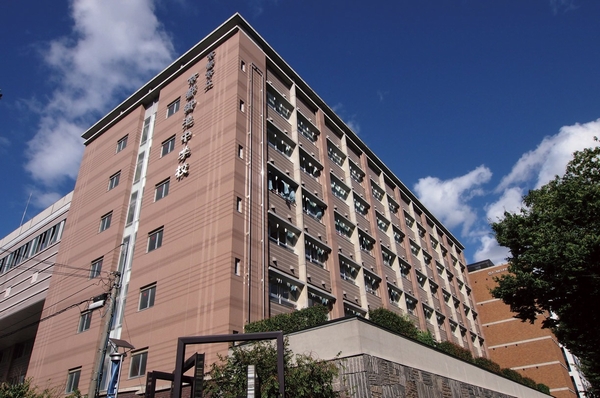 Municipal Kyoto Oike Junior High School / 2-minute walk (about 110m) 2 schools in 2003 has been opened are integrated
