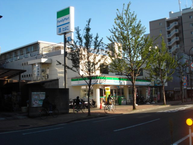 Convenience store. FamilyMart Nishioji Saiin store up (convenience store) 389m