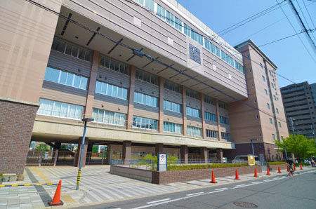 Junior high school. 455m to Kyoto Municipal Kyoto Oike Junior High School (junior high school)