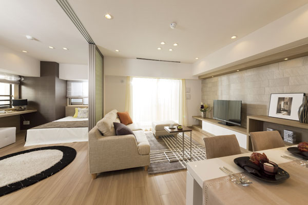 Living.  [living ・ dining] Including the adoption of a soundproof sash, Arranged the curtain box and flooring feeling of luxury, Elegant urban living space has been aimed at ( ※ )