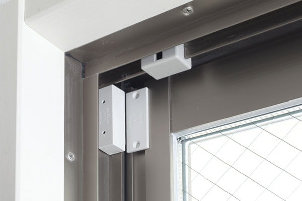 Security.  [Magnet sensor] In order to prevent a suspicious person from entering from the outside, It has been installed in the entrance door and windows ※ Except part (same specifications)