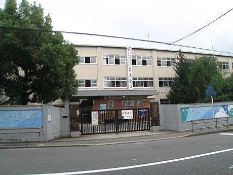 Junior high school. Up to about Matsubara junior high school 1050m