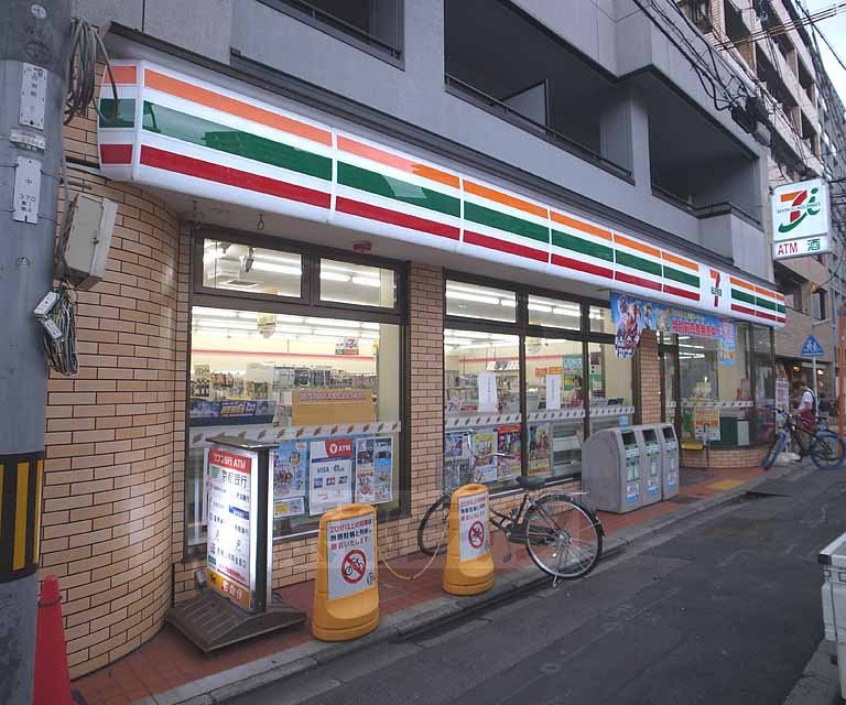 Convenience store. Seven-Eleven Kyoto Shijo Nishinotoin street store up to (convenience store) 112m