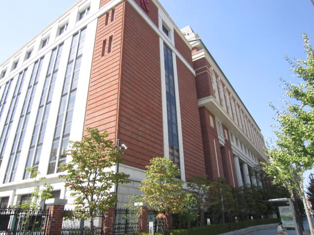 University ・ Junior college. Private Ritsumeikan Suzaku campus Nakagawa Kaikan (University ・ 896m up to junior college)