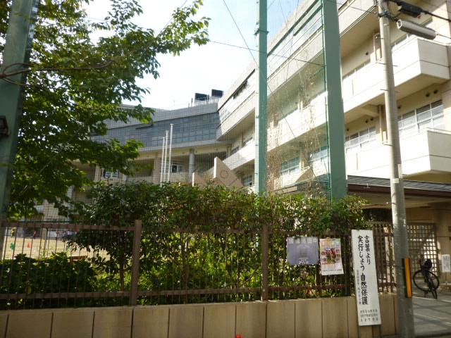 Primary school. Takakura to elementary school 160m