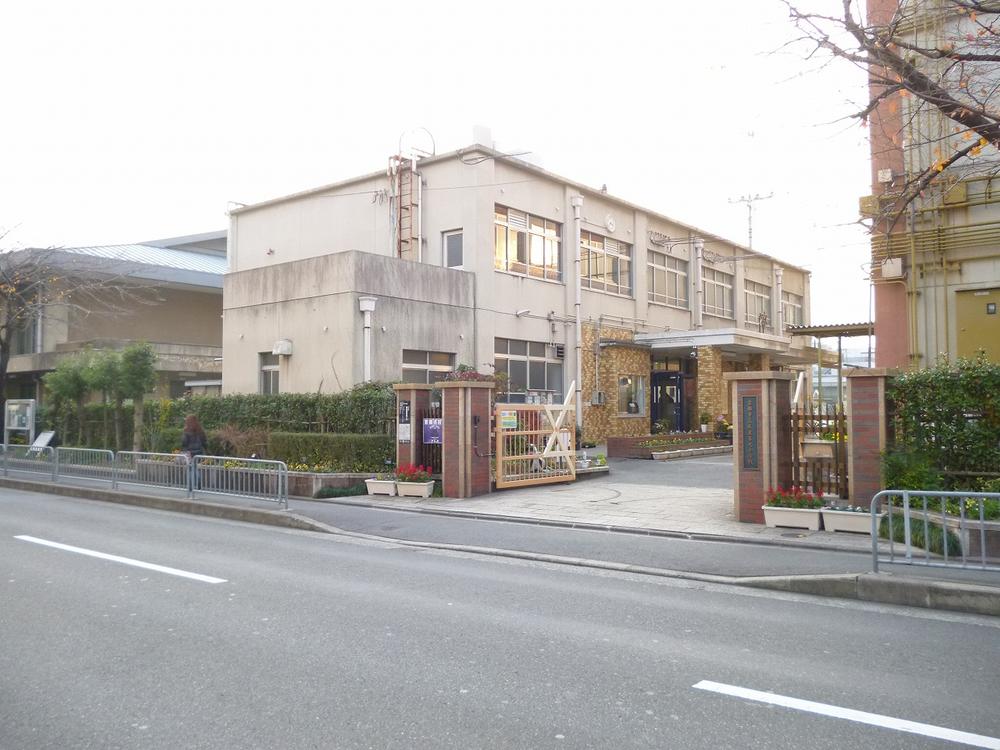Primary school. Suzaku 160m until the seventh elementary school