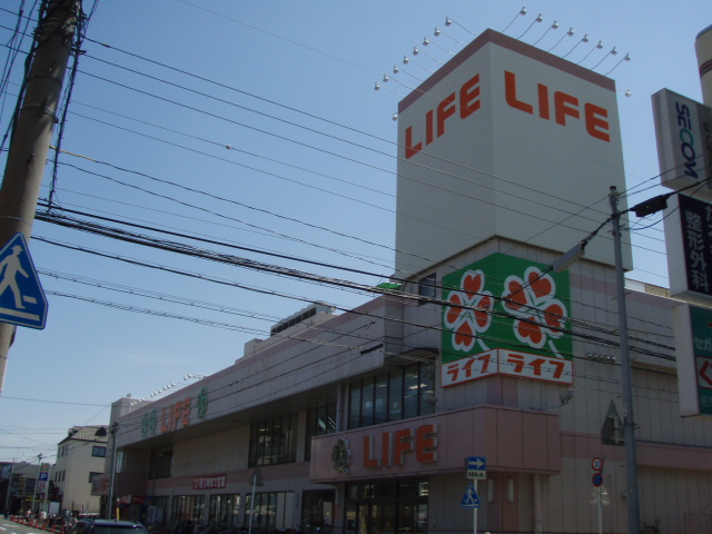 Supermarket. 370m up to life Mibu store (Super)