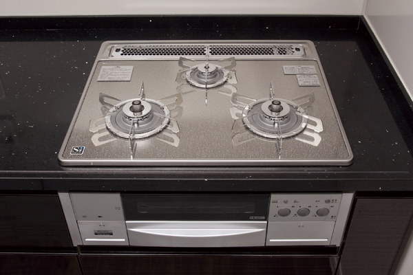Kitchen.  [Multi-function design glass top stove] Care easy, Operability ・ Glass top stove, which was stuck to the design of the, Luxury grade specifications is also fine-tuning, such as functional aspects of firepower and fulfilling has been adopted (same specifications)