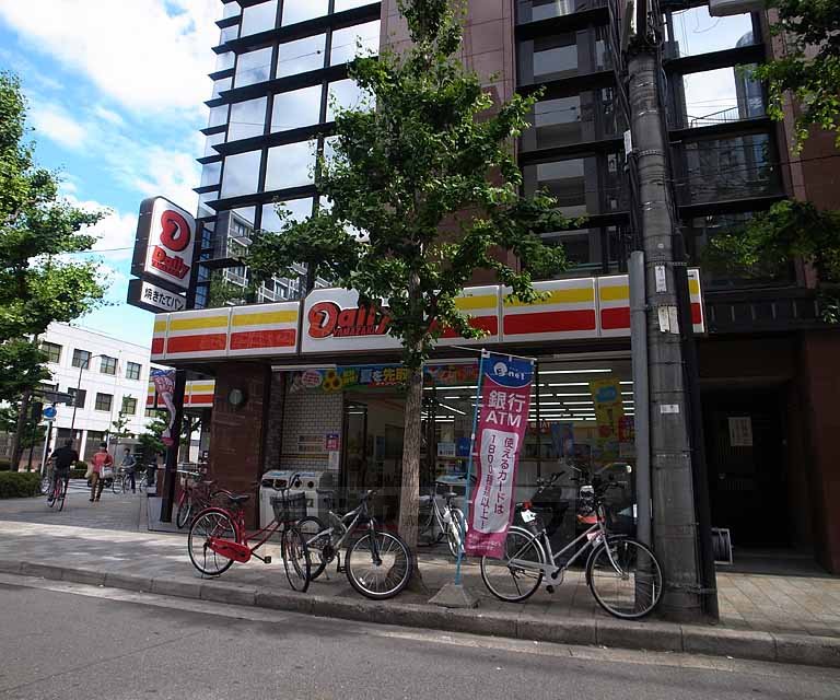 Convenience store. Daily Yamazaki Kawaramachi Nijo store up (convenience store) 195m